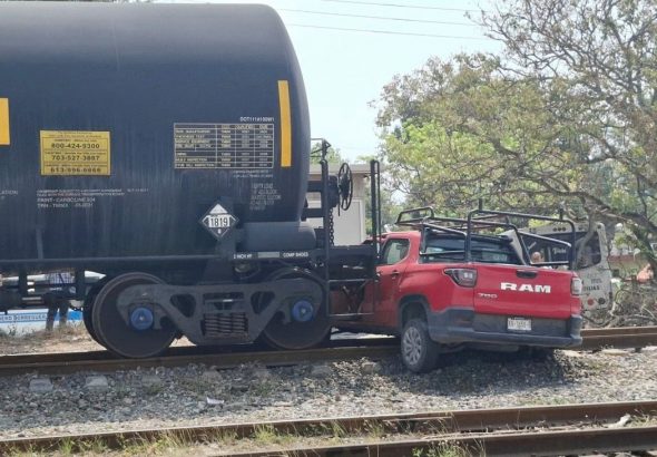 large_choque_tren_camioneta1_feafb9e841